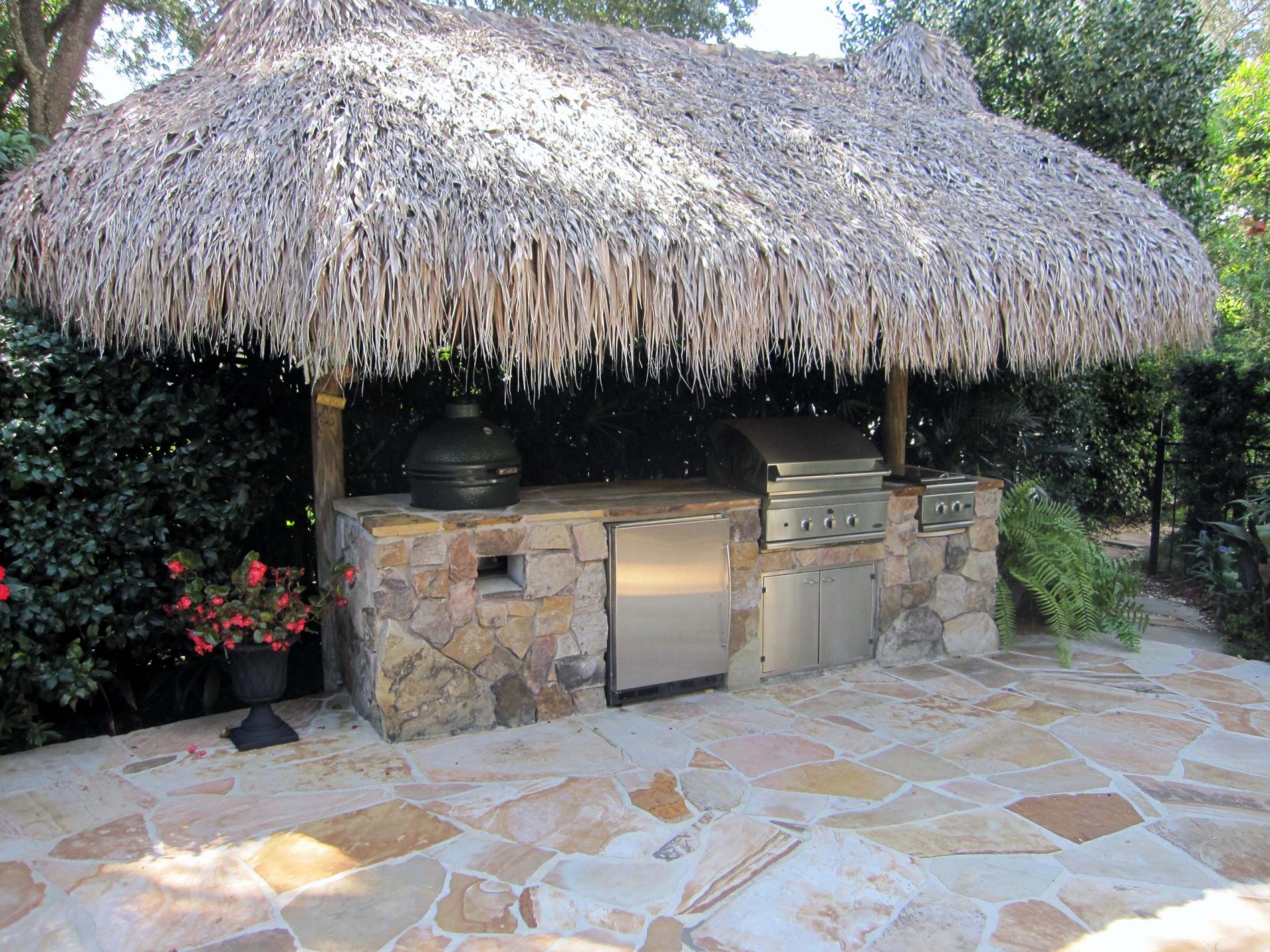 Custom Outdoor Kitchen by Watersapes Pool Remodeling Company
